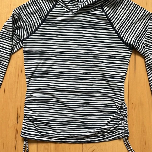 Garnet Hill Kids Rashguard - Picture 3 of 7